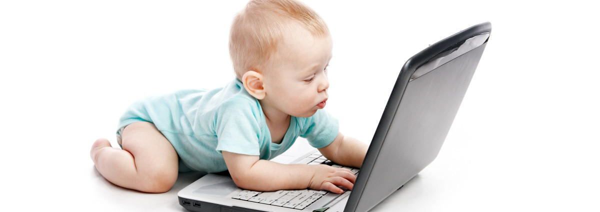 Child on laptop - earning from referrals is child's play with expost!